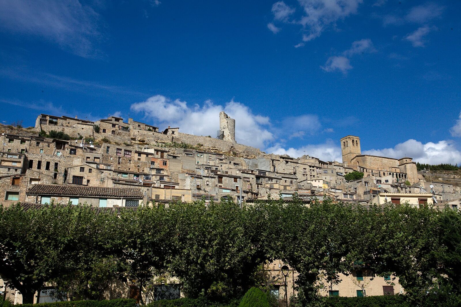 Vista de Guimerà con su torre medieval
