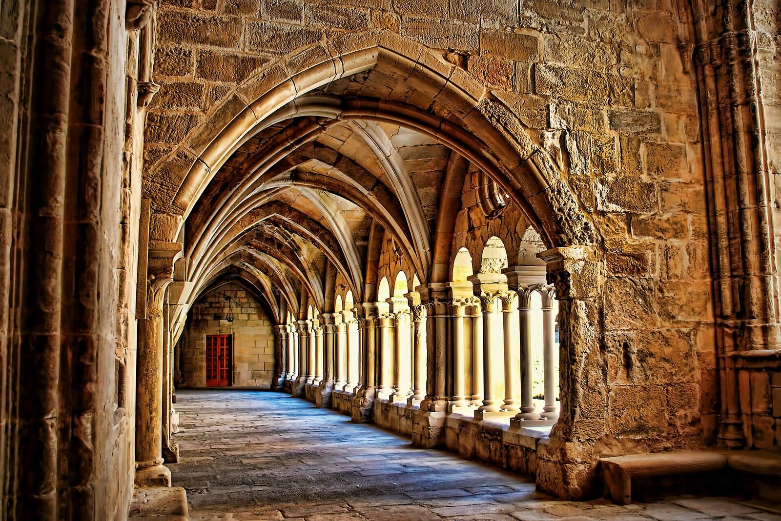 Claustro del monasterio de Santa Maria de Vallbona